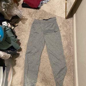 Nike therma-fit sweatpants